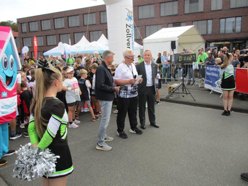 v. l. n. r. Christoph Tesche, Vorstand Stiftung Zollverein, Berthold Hiegemann, Vorstand LT Stoppenberg und Luca Ducree, Sportausschussvorsitzender der Stadt Essen (Foto: Bruno Krüger)